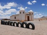 La Puna Les Salinas Grande sur la ruta 52 église